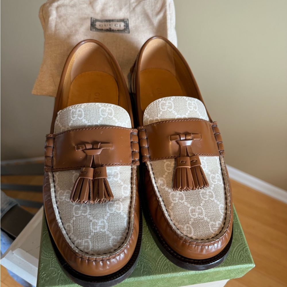 Gucci boat shoes
